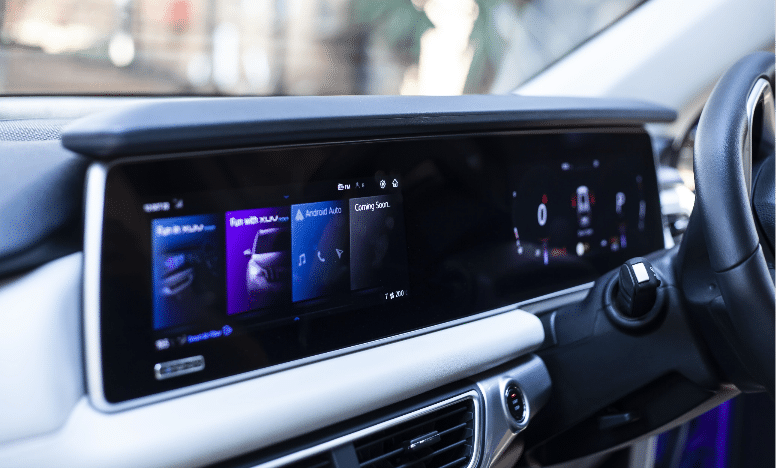 Mahindra XUV700 Sci-Fi Tech